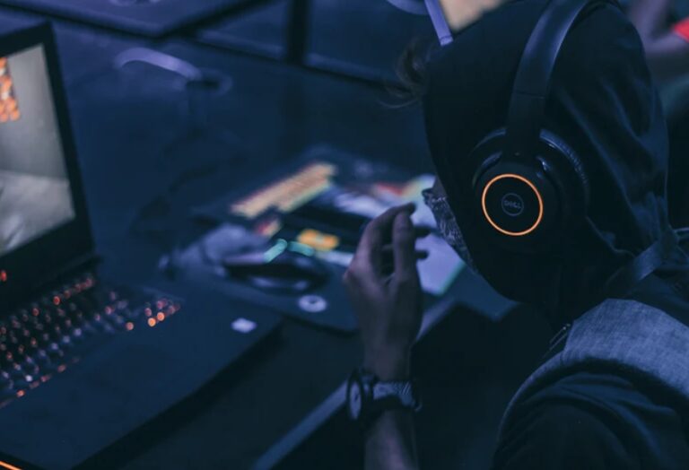Game Localization Agency vs. In-House: Which Is Right for Your Game?