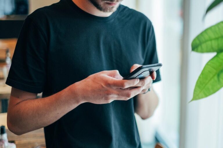 How Nonprofits Can Utilize Texting Platforms to Increase Donations and Fundraising